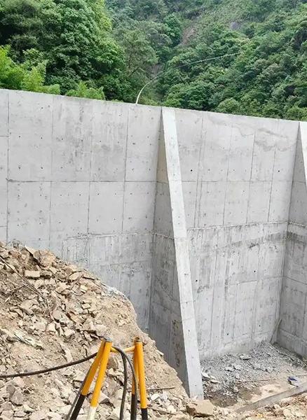 洛阳廛河回族区重力式挡土墙