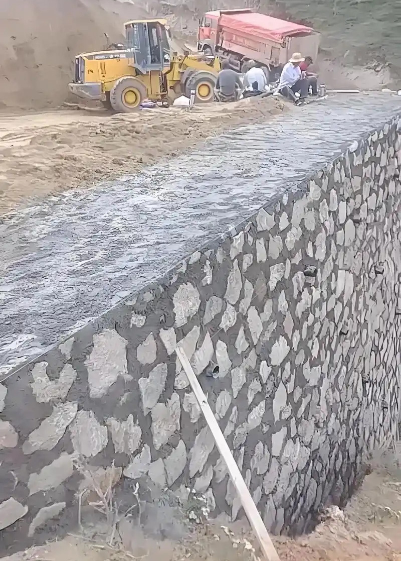 洛阳廛河回族区边坡加固